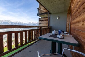 Outdoor dining - Plein Ciel VA 022 - MOUNTAIN apartment 4 pers (Veysonnaz)