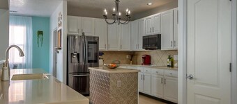 Bandelier Relax! Room for your Balloon Fiesta stay!