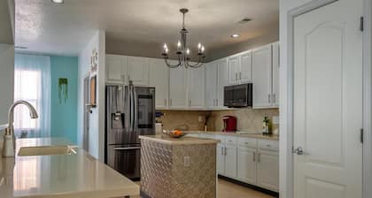 Bandelier Relax! Room for your Balloon Fiesta stay!