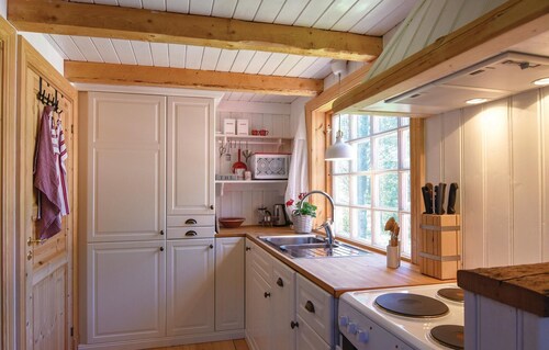 Amazing home in Lur with WiFi