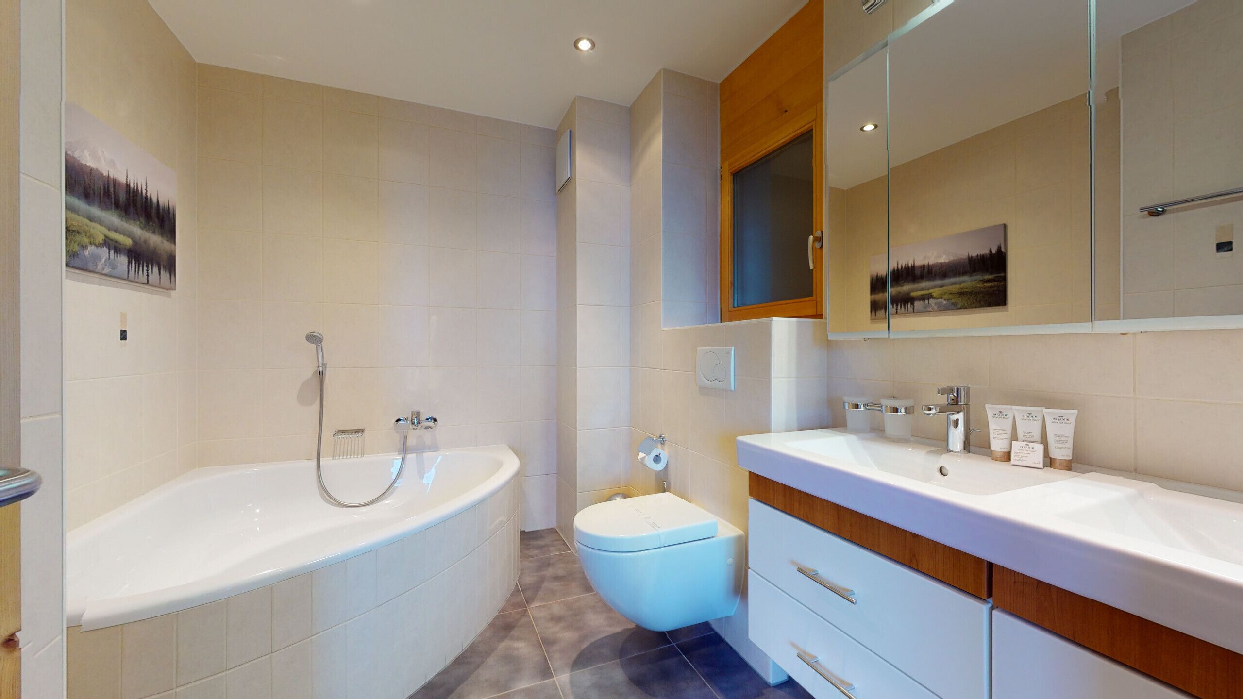Badewanne, Haartrockner