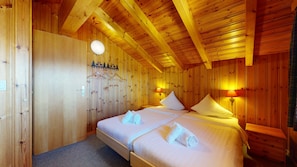 5 chambres, fer et planche à repasser, Wi-Fi gratuit, draps fournis