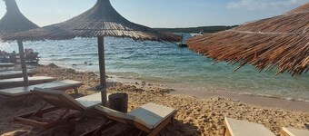 Op slechts 500 meter van het zandstrand met airconditioning