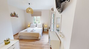 1 室のベッドルーム、セーフティボックス (室内)、アイロン / アイロン台、旅行用ベビーベッド