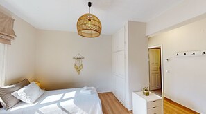 1 bedroom, in-room safe, iron/ironing board, travel cot