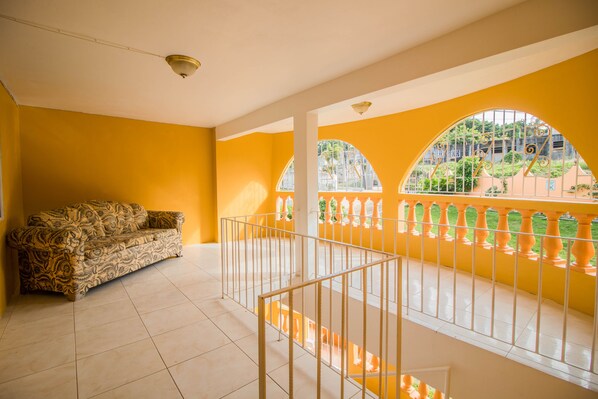 Interior - Villa Montego Sleeps 18 with Pool (montego Bay)