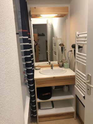 Kylpyamme, hiustenkuivaaja