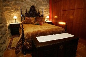 6 dormitorios, tabla de planchar con plancha, ropa de cama