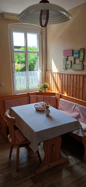 Unclassified image, 5 of 11, button