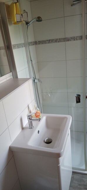 Unclassified image, 2 of 11, button