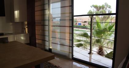 Secure residence, pleasant apartment; 100m from the beach.