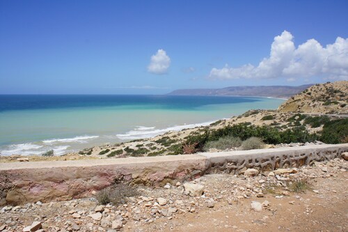 Secure residence, pleasant apartment; 100m from the beach.