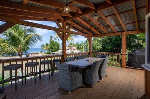 Tres Amigos Beach House - Walk Out the Back Door to the Beach!!!