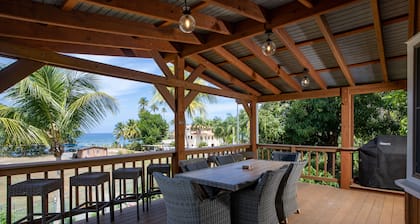 Tres Amigos Beach House - Walk Out the Back Door to the Beach!!!