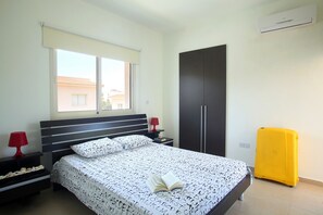3 bedrooms, iron/ironing board, free WiFi, bed sheets - Protaras Villa Michelle 8 Near The Beach (Protaras)