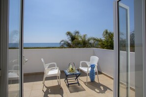 Property grounds - Villa Sunrise 11 With Sea View (Ayia Napa)
