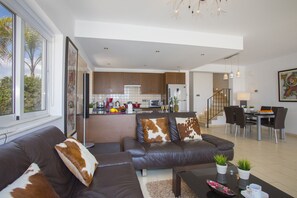 TV - Villa Sunrise 11 With Sea View (Ayia Napa)