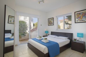 3 bedrooms, iron/ironing board, free WiFi, bed sheets