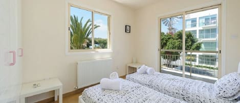 4 bedrooms, in-room safe, free WiFi, bed sheets