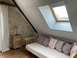 TV, fireplace, DVD player, music library