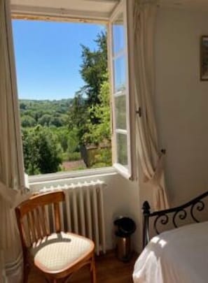 3 chambres, fer et planche à repasser, lit parapluie, Wi-Fi gratuit