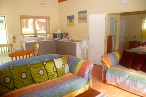 Interior - Aromas 2 on the sunset beach (Arorangi)