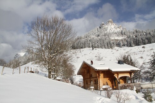 Traditional Haute-Savoie chalet near Lake Geneva. 10 sleeps