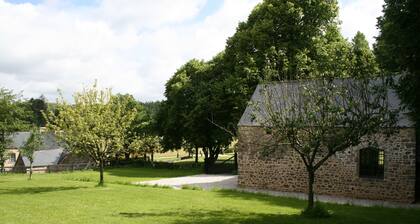 Ravissante maison d'hĂŽtes en bordure de bois, Ă 15 minutes de la mer .