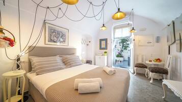 3 chambres, bureau, fer et planche à repasser, lit parapluie