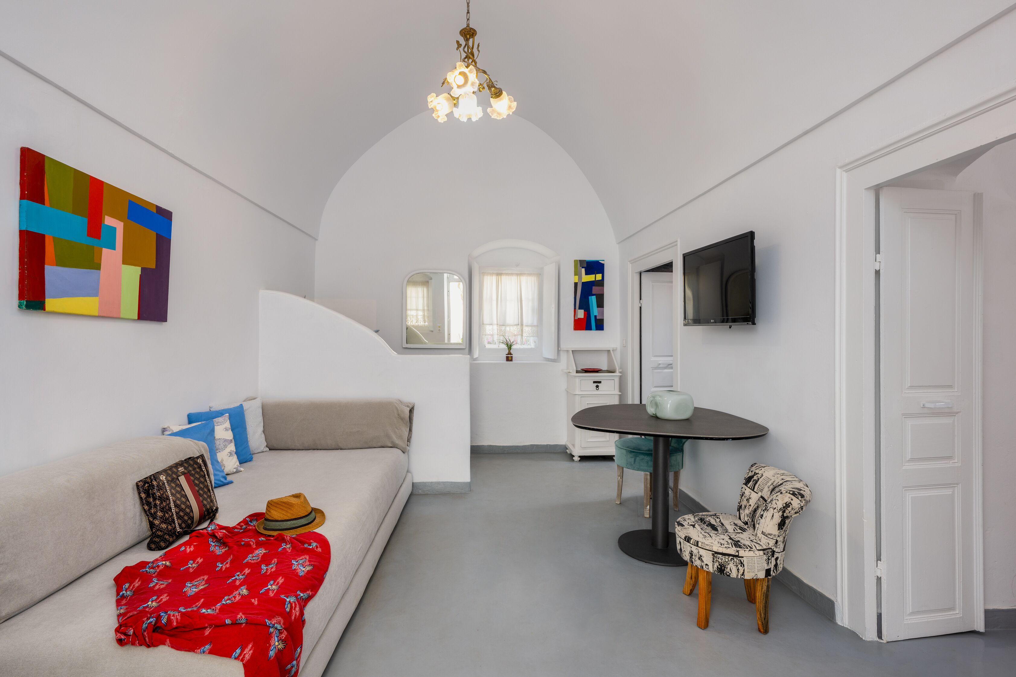 Smart TV, DVD player, books, music library