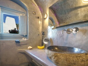 Shower, jetted bath, hair dryer, towels -  TRADITIONAL Cave RESIDENCE in the  heart of old OIA (SANTORINI)