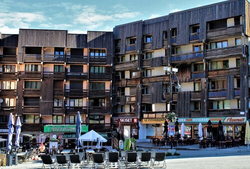 Ski-In/Ski-Out Studio, 4 Sleeps, Pet Friendly, Ski Locker, Risoul 1850