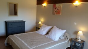 2 habitaciones, tabla de planchar con plancha y wifi gratis