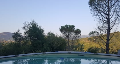 casa de campo en el corazón de la naturaleza