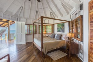 4 Schlafzimmer, Zimmersafe, Bügeleisen/Bügelbrett, Reisekinderbett