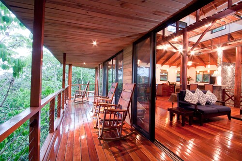 Luxury Tree House in the heart of Manuel Antonio!