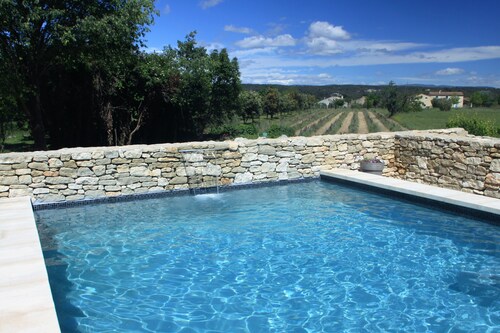 Menerbes old stone wine cellar with secure pool & fenced garden
