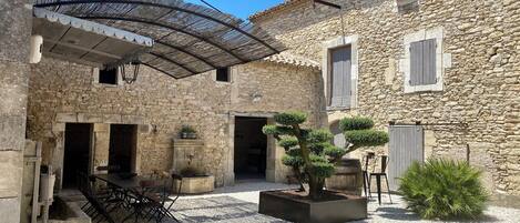 Restauration extérieure