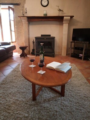 Interior - Spacious Cottage, private pool with great views, good for relaxing, hiking, golf (Pailloles)