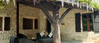 Spacious Cottage, private pool with great views, good for relaxing, hiking, golf