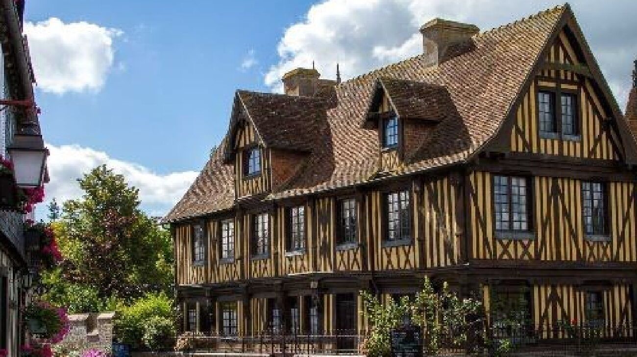 Charming typical town : Beuvron en Auge 10kms from home - on the Cider route