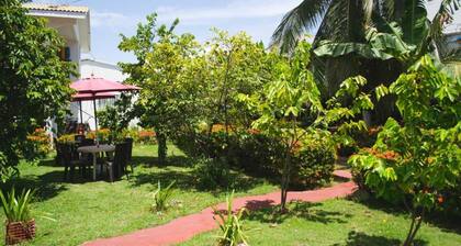 "LARGE MULTIPLE CABIN"