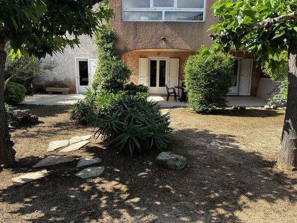 Exterior - Flat with garden, 5000 sq. mt. of land, ideally located at Pinarello beach  (Zonza)
