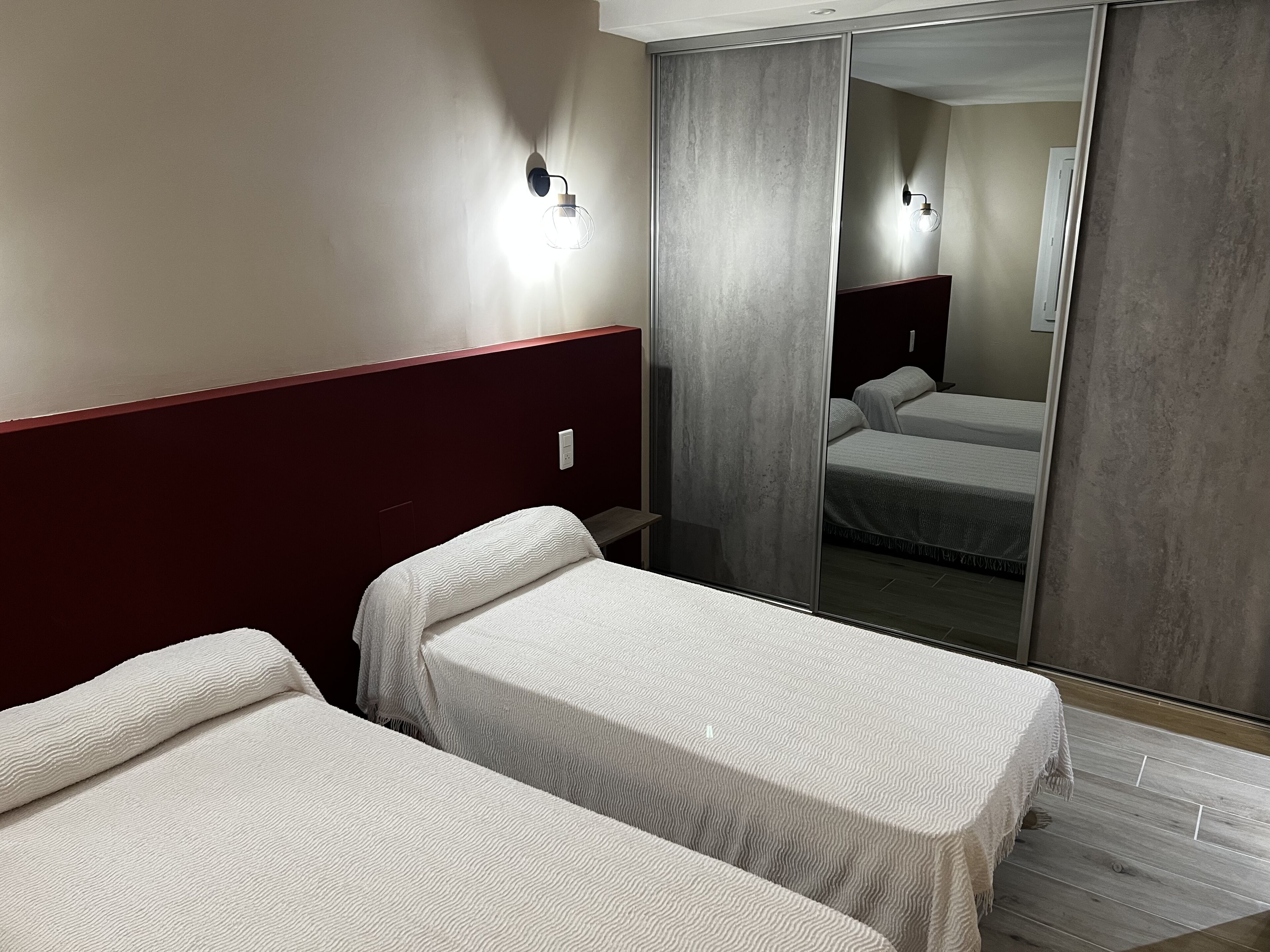 3 chambres, fer et planche à repasser, Wi-Fi