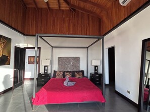 4 bedrooms, in-room safe, iron/ironing board, free WiFi