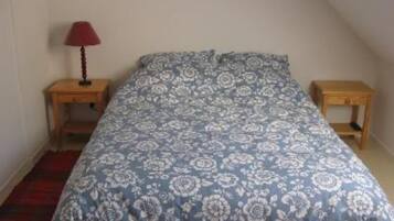 2 chambres, fer et planche Ă repasser, draps fournis