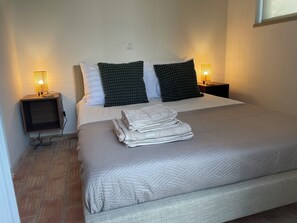 3 bedrooms, in-room safe, iron/ironing board, travel cot - Portugal Private Villa with private pool rural quiet tranquil setting (moncaropacho)