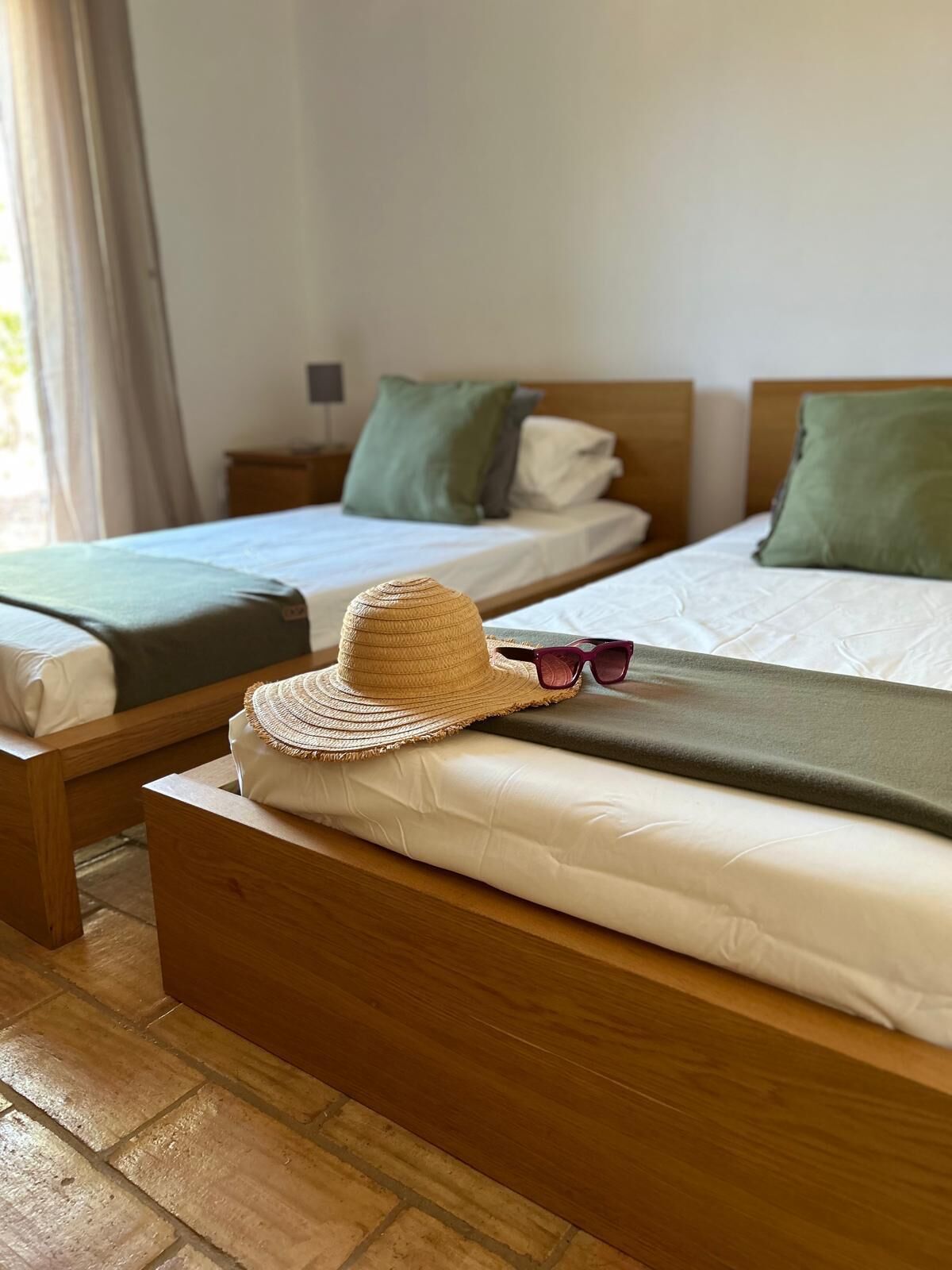 3 bedrooms, in-room safe, iron/ironing board, travel cot