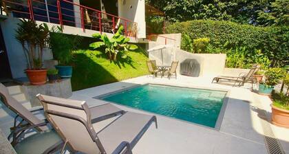 'Mejor Condo en Samara' Pasos a la arena. Exquisita playa + vistas al mar! No busque más