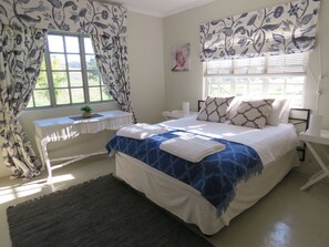 3 habitaciones, escritorio, wifi gratis y ropa de cama